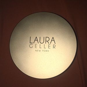 Laura Geller baked body frosting in gilded glow